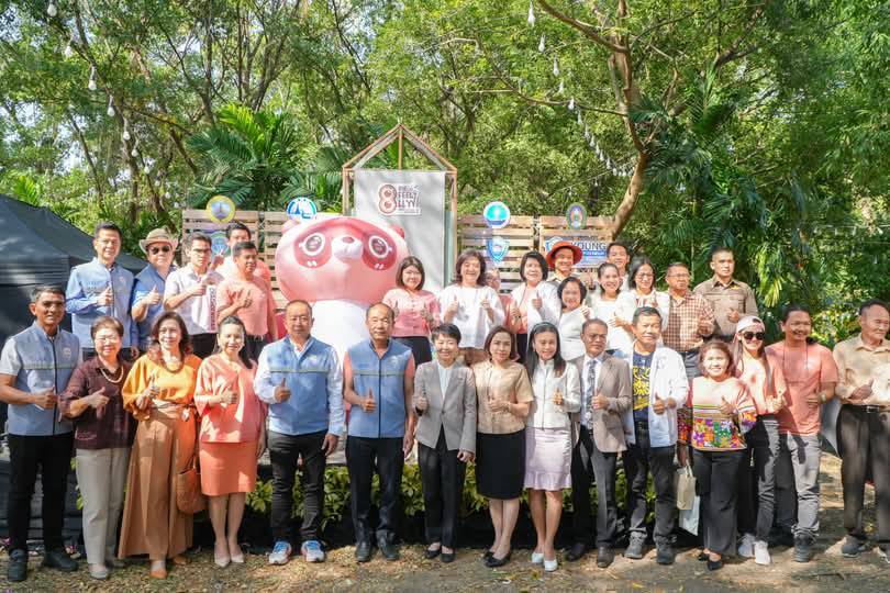 แรงงานจังหวัดฉะเชิงเทรา ร่วมพิธีเปิดงาน 8 Riew Feel แฟ Coffe& Friends Seasons